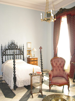 Dormitorio de decoracion tradicional