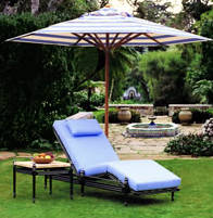 Un sillon y reposera para exteriores