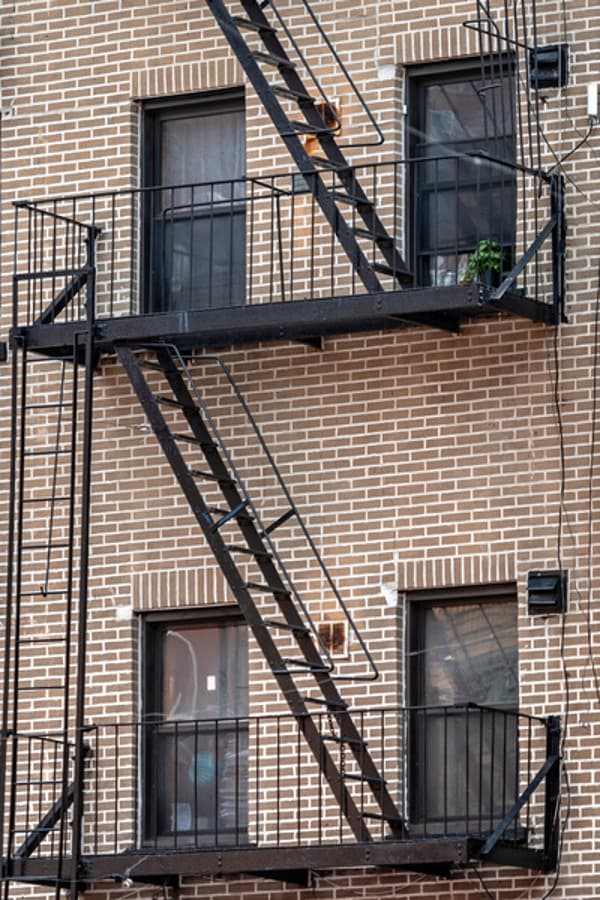 escalera de incendio para la seguridad del hogar