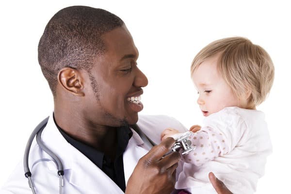 Bebé en el pediatra
